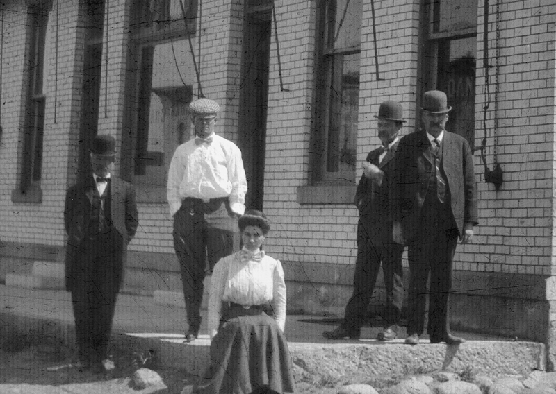 1903e_gold_&_co_state_bank_poss_mabels_uncles_frank_james_johnt_1903