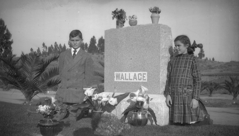 1910c1_helen_don_mabel_gravestone_back_c1910