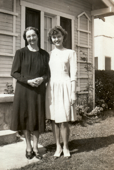 1942c2_Lorna&HerMother_Edith_spring_1942