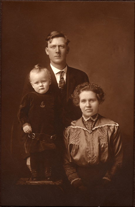 alex_lula_clifford_johnson_c1913_leg