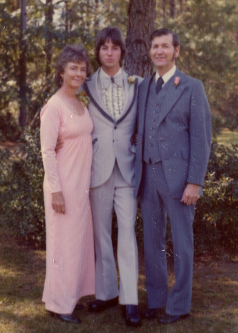 carol_greg_leroy_fish_19751031_leg