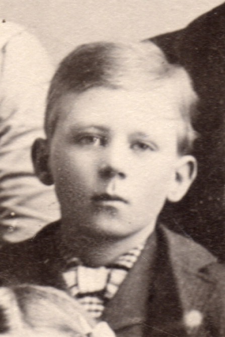 charles_johnson_c1901_leg