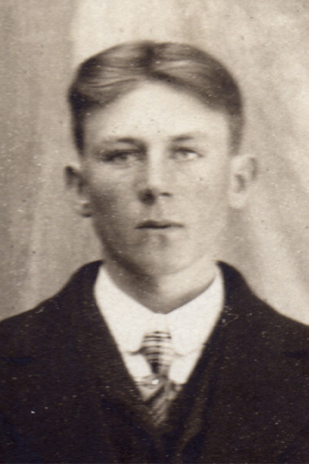 charles_johnson_c1906-7_leg
