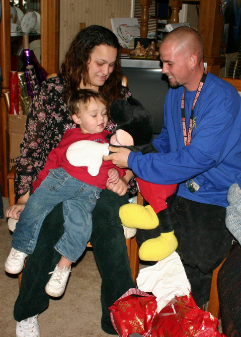 danielle_adam_jeff_coates_25_dec_2005_leg