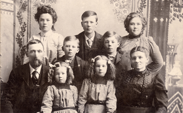 john_jacob_johnson_family_c1901_homepage