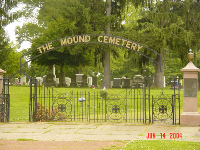 mound_cemetery_gate