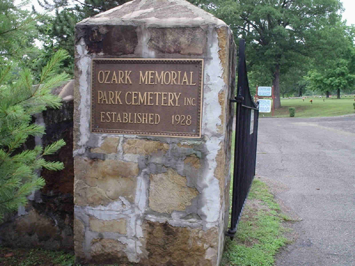 ozark_memorial_park_cemetery