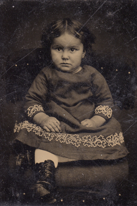 edith_poapst_c1881_or_hettie_c1872_leg