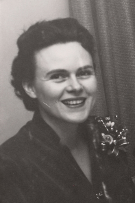 gail_ann_johnson_potts_dec_1956_leg