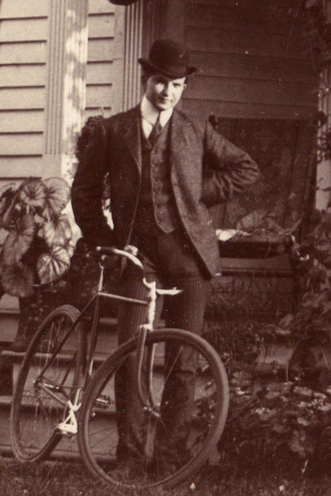 harry_poapst_c1907_leg