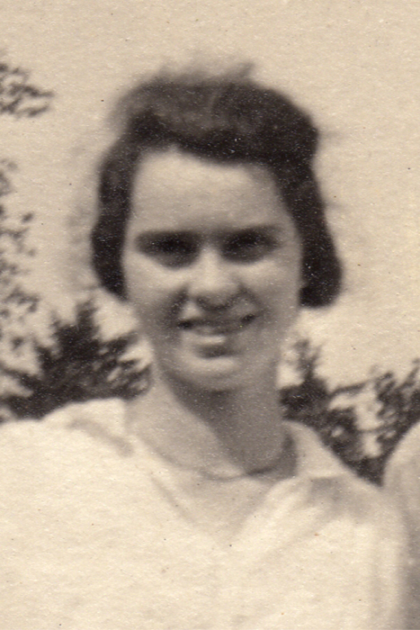 helen_wallace_c1920_leg