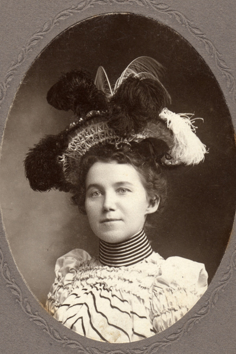 hettie_evalena_poapst_c1905_leg