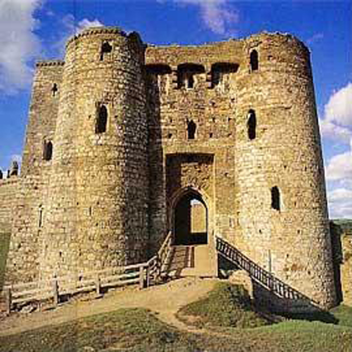 Kidwelly_castle