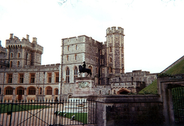 King_Henry_III_Tower_leg