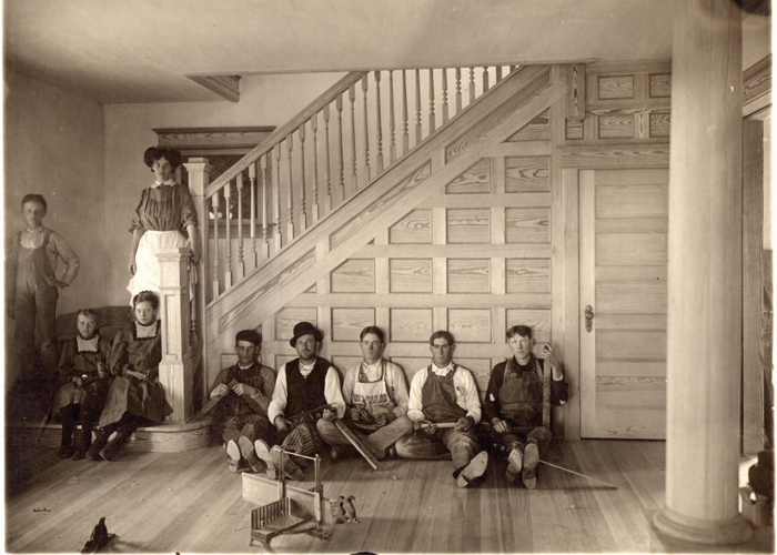 jack_johnson_crew_c1911-14_leg
