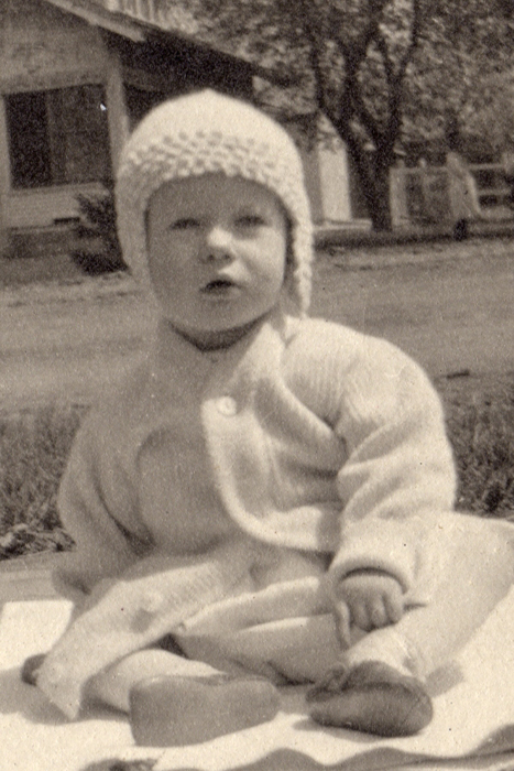 marjorie_jean_johnson_c1922_leg