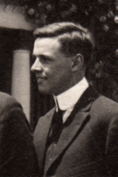 maxwell_wallace2_c1910_leg