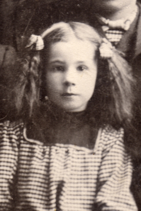 minnie_johnson_c1901_leg